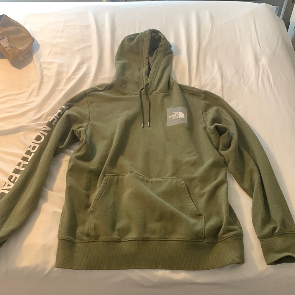 Barely used mens medium north face sweatshirt